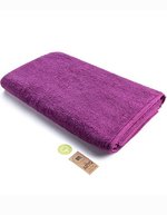 ARTG großes Handtuch mit Satinstreifen – Aubergine