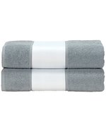 ARTG SUBLI-Me® Badetuch mit personalisierbarer Bordüre – Anthracite Grey