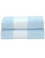 ARTG SUBLI-Me® Badetuch mit personalisierbarer Bordüre – Light Blue