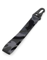 BagBase Brandbarer Schlüsselclip aus Polyester – Midnight Camo