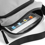 BagBase Crossbody-Tasche aus 600D-Polyester, Black 16 x 23 x 7 cm, BG30 – Bild 5