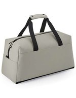 BagBase Matte PU Weekender aus recyceltem Polyester, Black 53 x 24 x 27 cm, BG338 – Clay