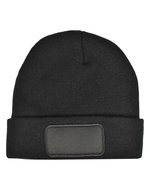 L-merch rPET Beanie mit nachhaltigem Patch – Black