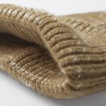 Chunky Knitted Patch Beanie – Bild 4