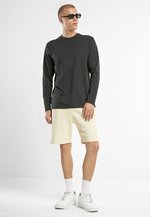 Basic Longsleeve – Bild 1
