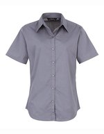 Premier Workwear Popeline Bluse kurzarm tailliert WRAP-zertifiziert, Aubergine 44 (XL/16), PW302 – Steel (ca. Pantone Cool Grey 11C)