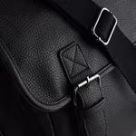 Quadra NuHide® Messenger Umhängetasche Schwarz 11L, Black 37 x 30 x 12 cm, QD875 – Bild 5
