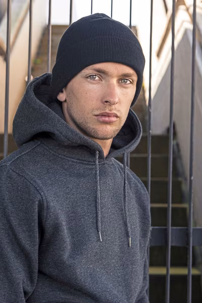 BuildYourBrand Schwarzes Heavy Knit Beanie mit Umschlag