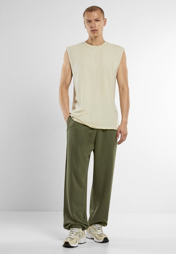 Sleeveless Tee