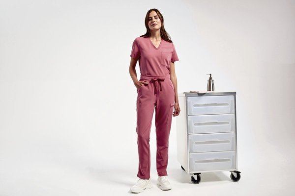 Relentless Women`s Onna-Stretch Cargo Pant