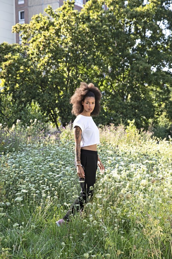 Bauchfreies Crop Top aus Bio-Baumwolle