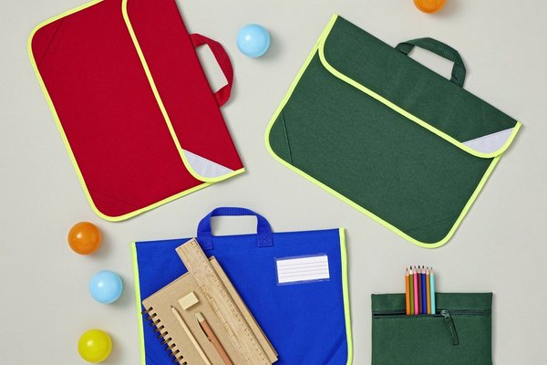 Quadra Enhanced-Viz Book Bag Bottle Green 38 x 28 cm (QD452)