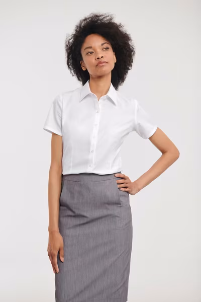 Russell Collection Fitted Short-Sleeve Shirt in Herringbone