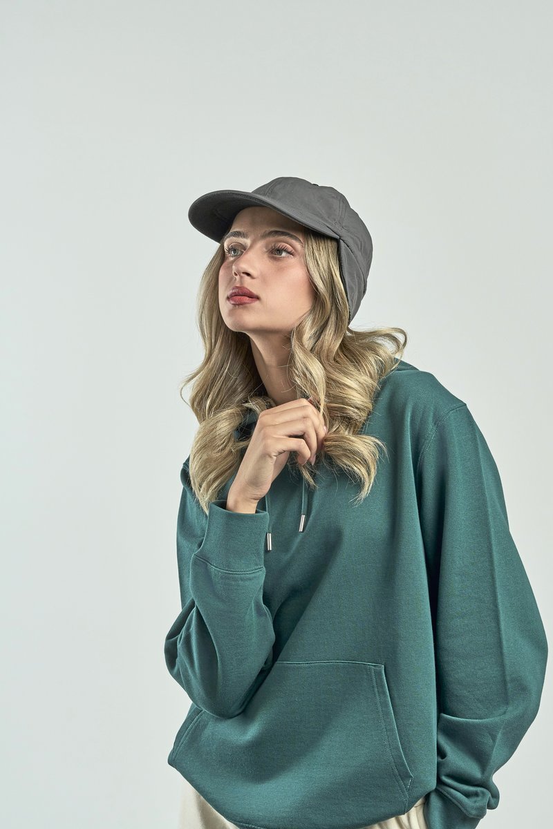 Atlantis Recycelte Wintermütze mit Ohrenklappen, Black One Size, AT417