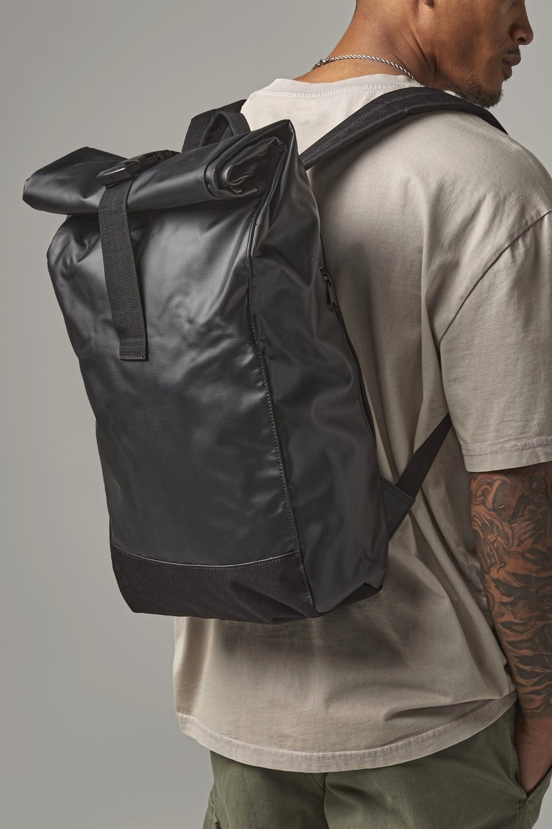 BagBase Sac à Dos Roll-Top Noir en Bâche, Black 26 x 43 x 13 cm, BG815