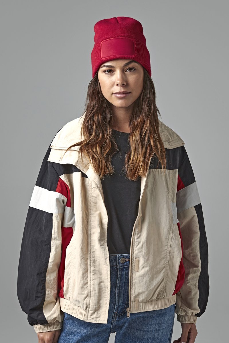 Beechfield Doppellagiges Strick Beanie mit Patch, Black One Size, CB445