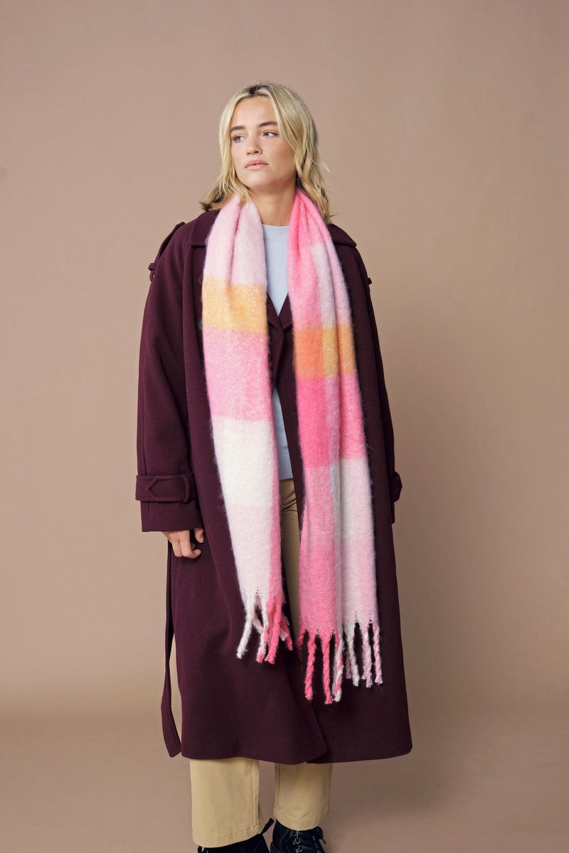 Fluffy Check Scarf
