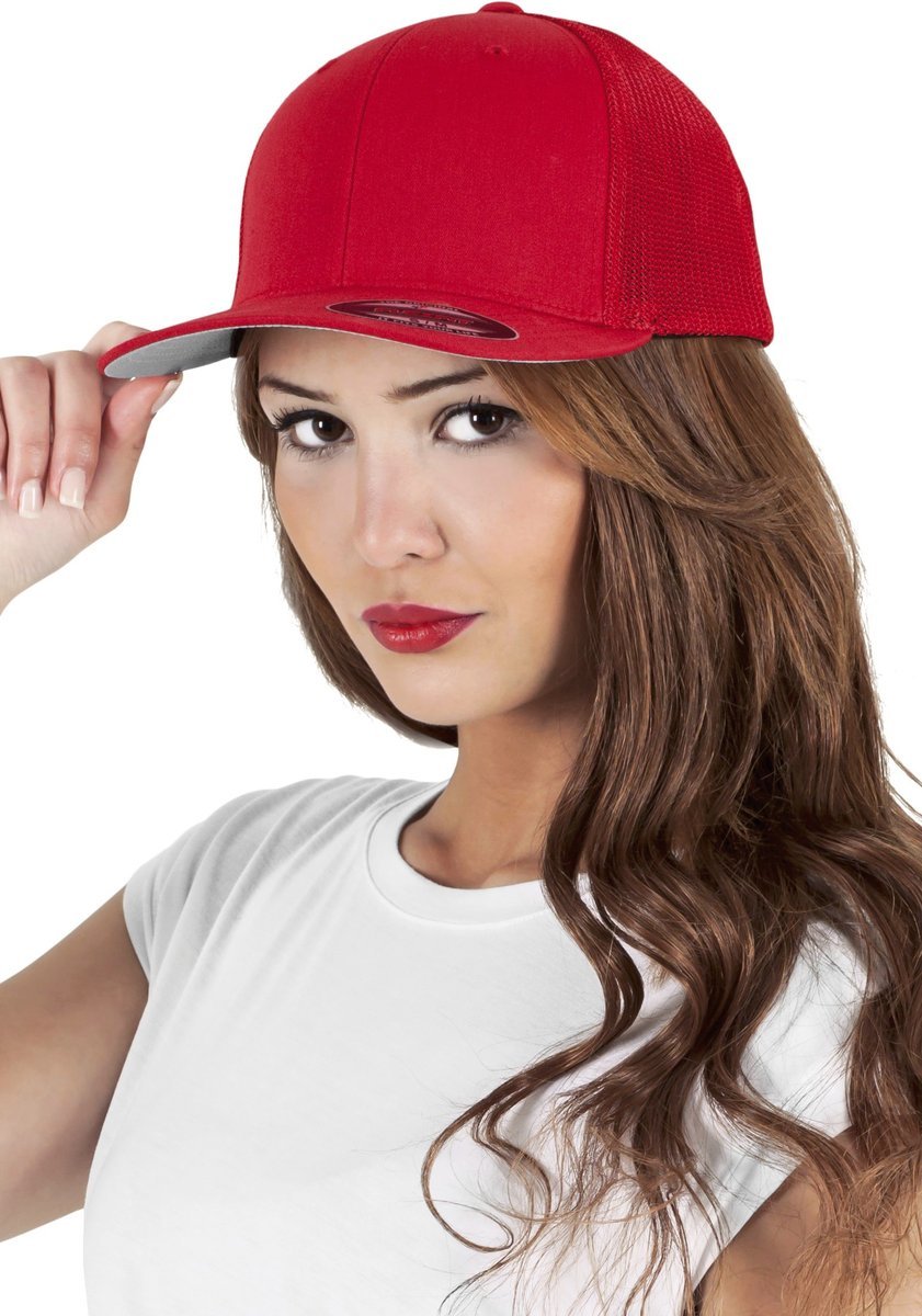 Flexfit Mesh Trucker Cap 6-Panel, Cranberry S/M, FX6511