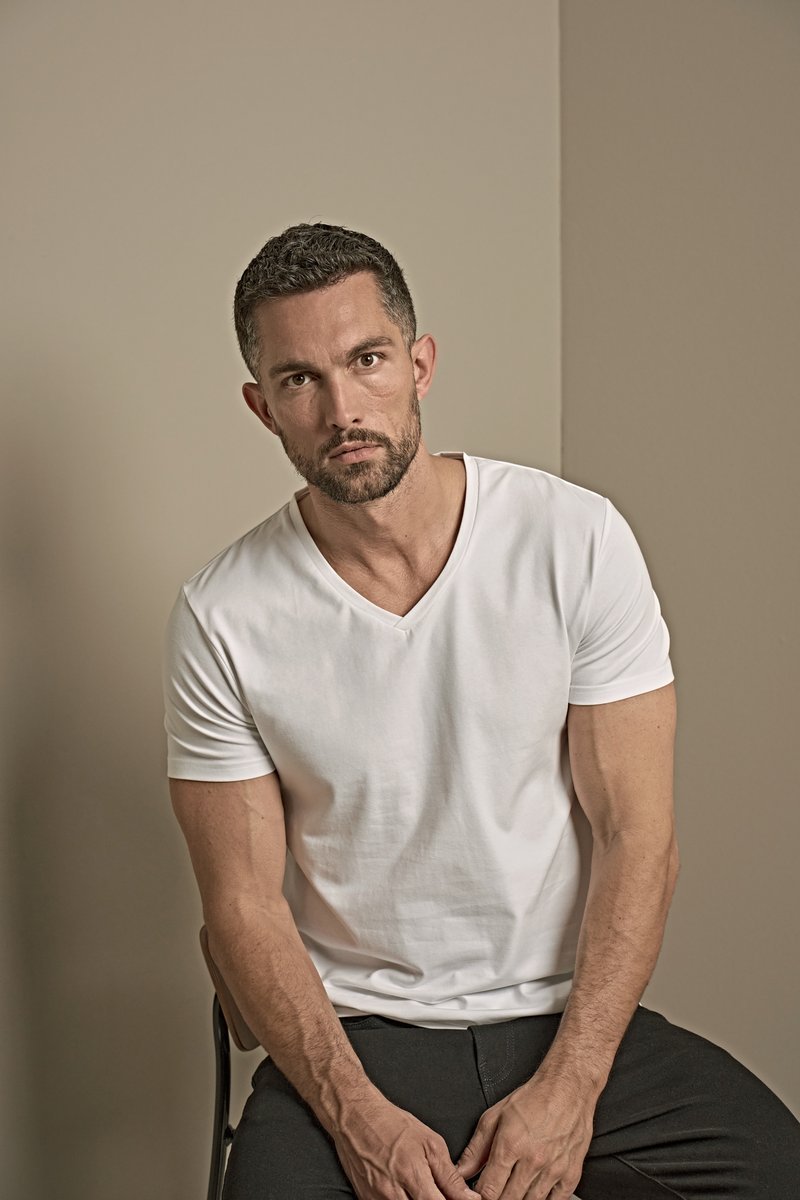 Tee Jays V-Neck T-Shirt aus Baumwolle-Elasthan, Black S, TJ401