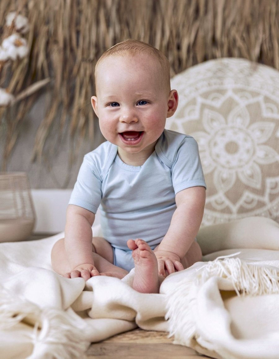 Link Kids Wear Kurzarm-Babybody aus Bio-Baumwolle Rebel, White 50-56, X21120
