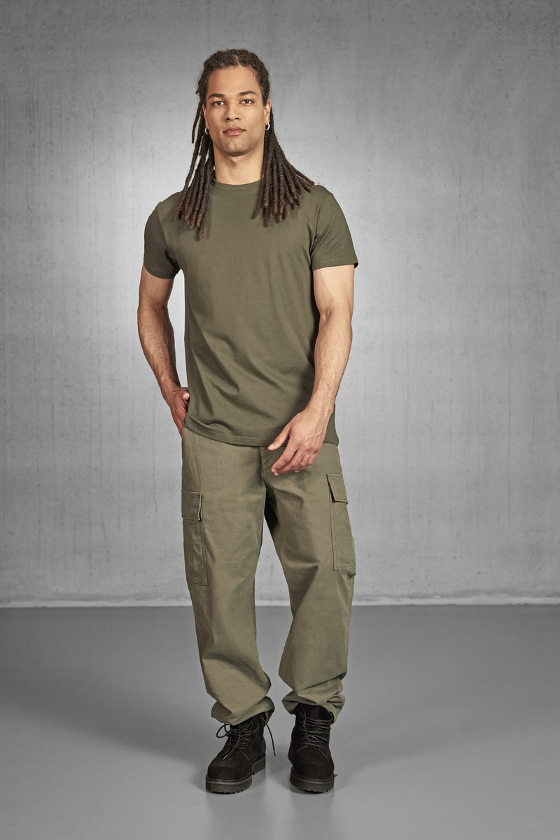 B&C Inspire Plus T /Men_° Urban Khaki L (BCTM048)