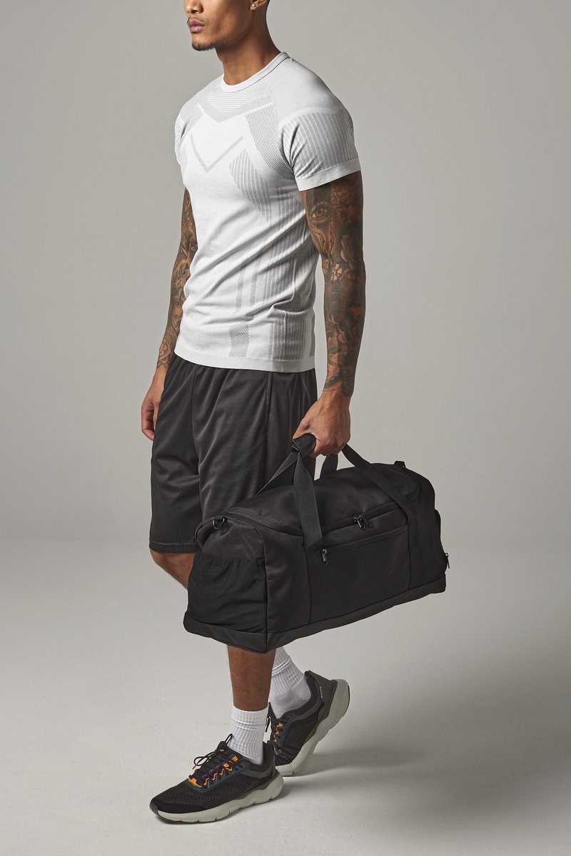 BagBase Medium Sporttasche aus recyceltem Polyester