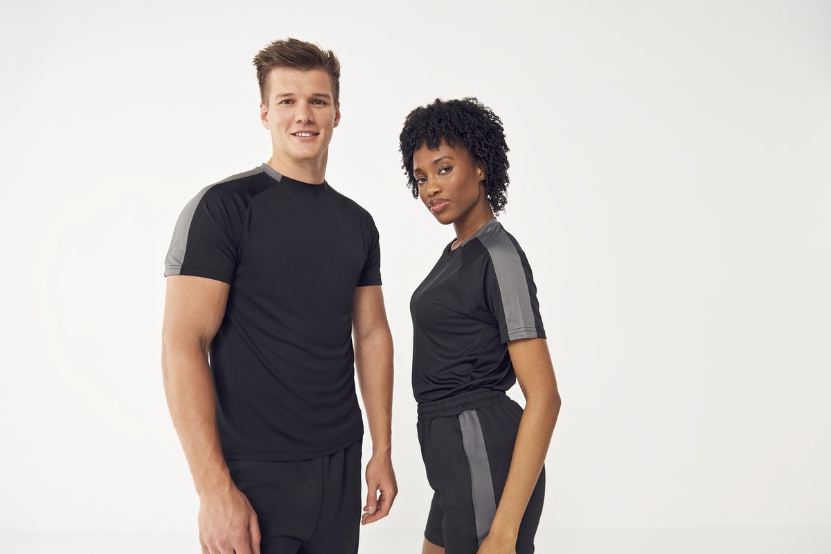 Sportliches Kurzarm-T-Shirt mit Kontrastärmeln