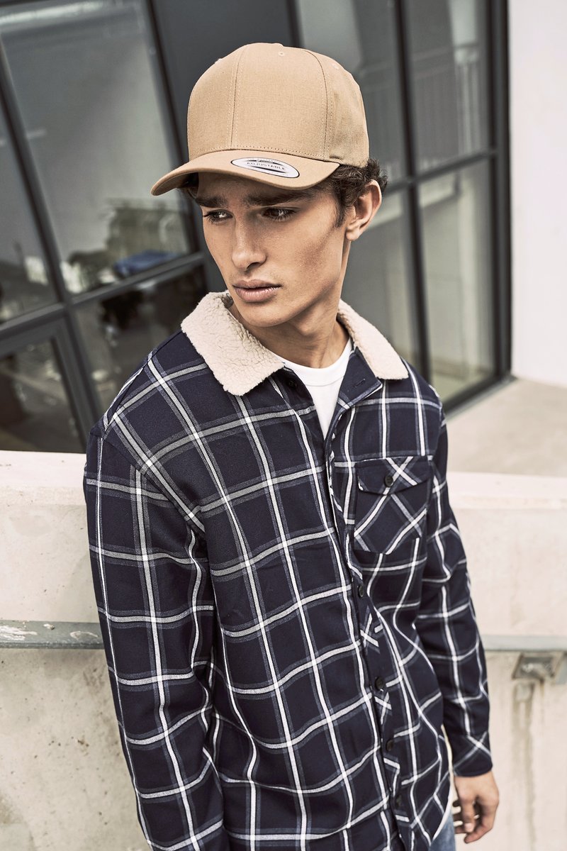 FlexFit 6-Panel Cap mit Metallschnalle