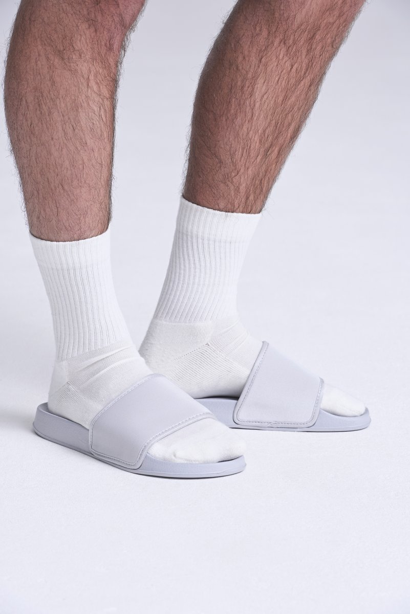 Bequeme Slip-On-Schuhe mit Riemen