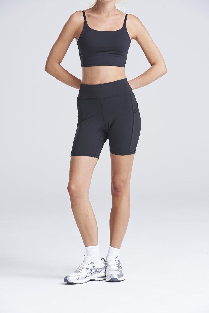 Just Cool Shorts aus recyceltem Material für Damen