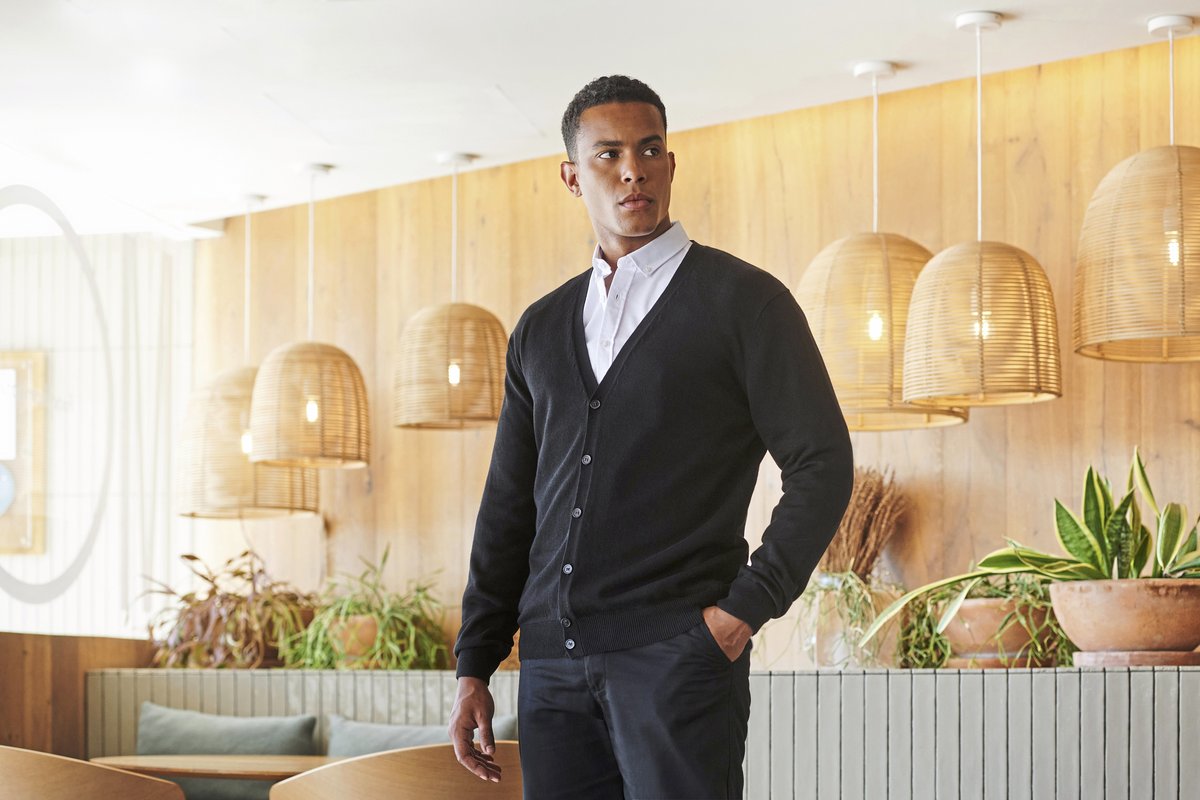 Henbury Cardigan en Maille Fine avec Col V